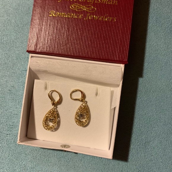 14k Filigree Dancing Diamond earrings Leverbacks - Picture 3 of 5